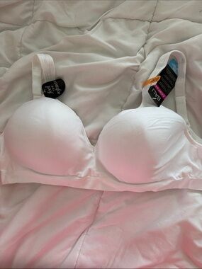 Bali White Wirefree Comfort Bra with Seamless Cups